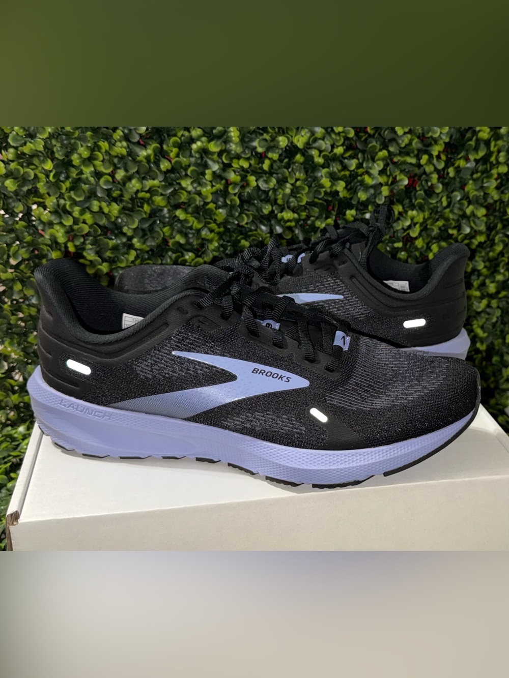 Brooks Launch 9 Women's size 9.5 Running Shoes Black with Light Purple NWOB